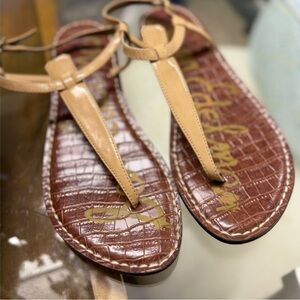 Sam Edelman Gigi Thong Sandal Almond Beige Leather Size 7 Like New